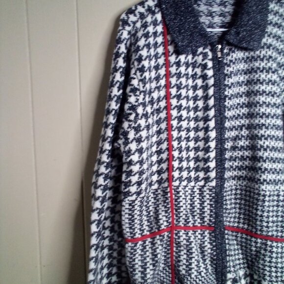 Tanjay  Sweater  Size Medium  Full Zip  Long Sleeve  Black White Red - Picture 9 of 13